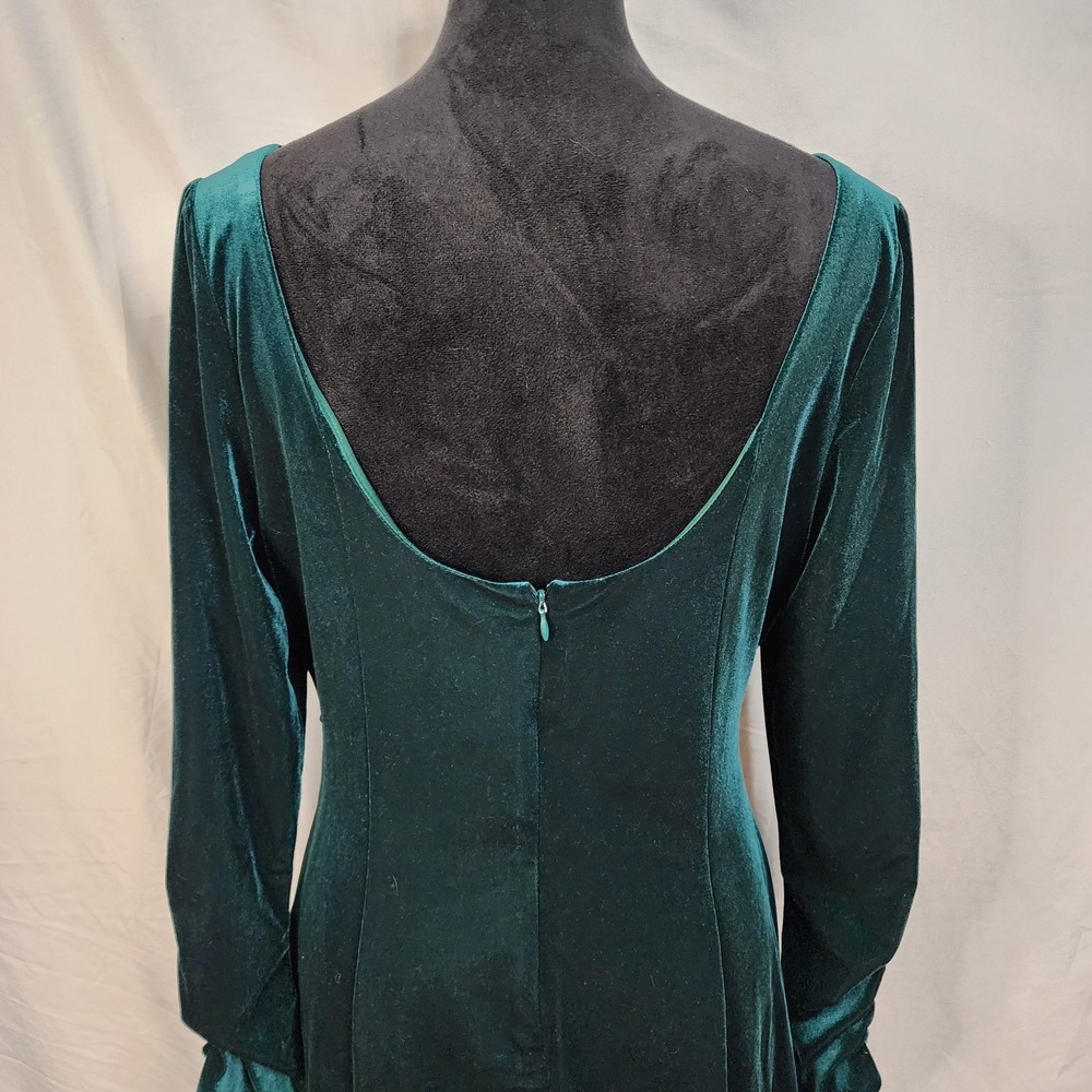 New! VINCE CAMUTO Size 14 Green Velvet Drape Ruched Knee Length Cocktail Dress - Picture 11 of 13